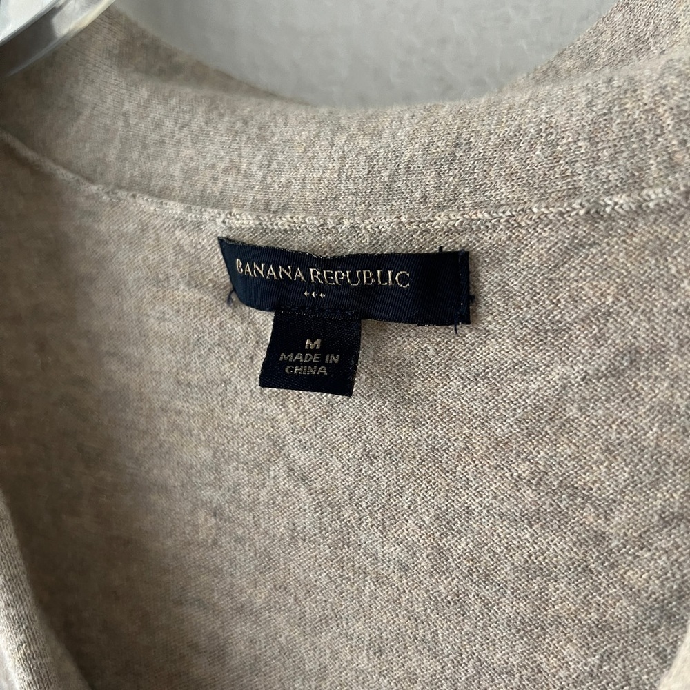 Banana republic blouse - size M - Picture 5 of 9